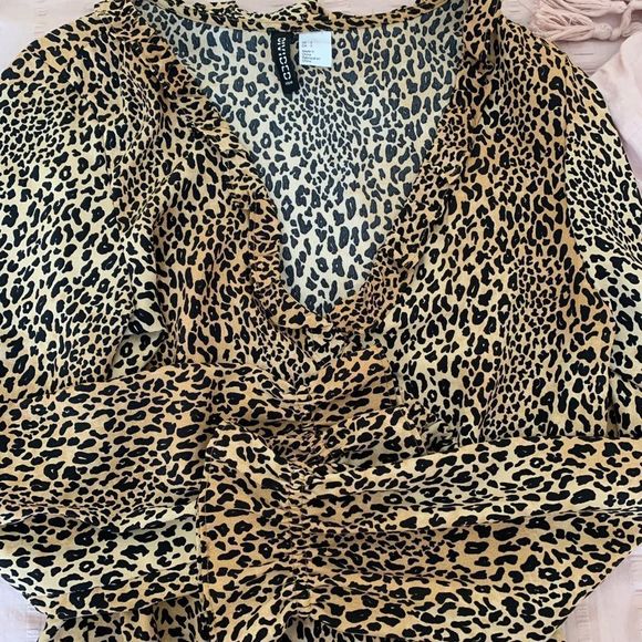 H&M Cheetah Print Sexy Top Size 2 - Picture 5 of 8